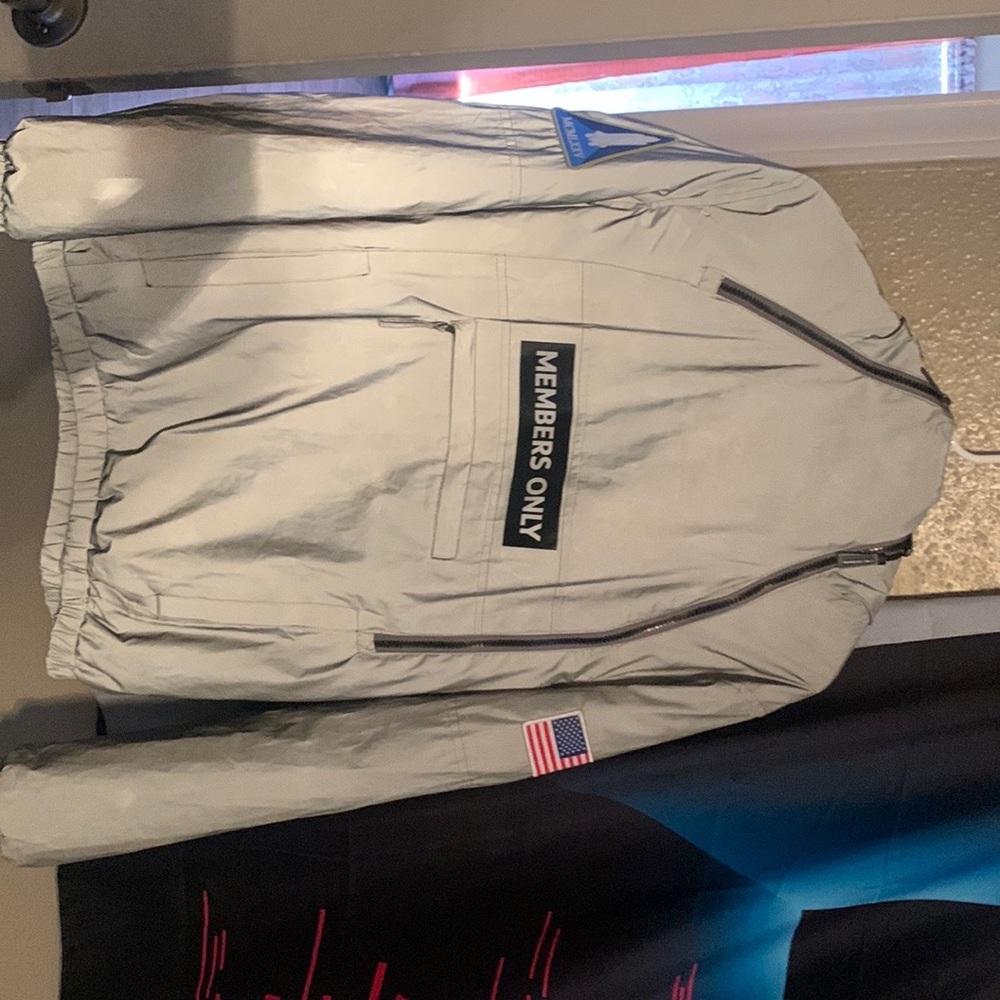Jus a little flaw on the front not to visible